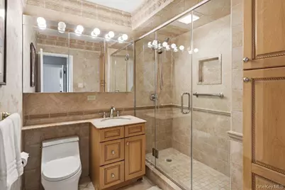 27010 Grand Central Parkway Parkway #26K, Floral Park, NY 11005 - Photo 25