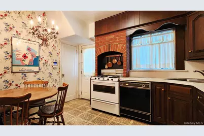 7516 175th Street, Fresh Meadows, NY 11366 - Photo 5