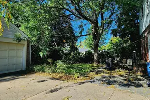 75-16 175th St, Fresh Meadows, NY 11366 - Photo 15