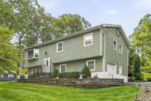 64 Forest Glen Rd, Valley Cottage, NY 10989 - Photo 3