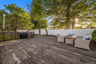 318 W 16th St, Deer Park, NY 11729 - Photo 35