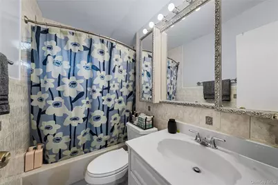 318 W 16th Street, Deer Park, NY 11729 - Photo 9