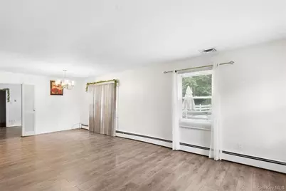 19 Wintergreen Drive, Coram, NY 11727 - Photo 5