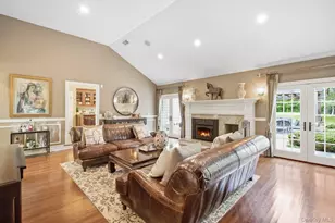 8 Fiddlers Green Dr, Lloyd Harbor, NY 11743 - Photo 9