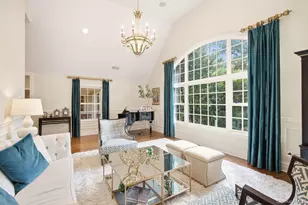 8 Fiddlers Green Dr, Lloyd Harbor, NY 11743 - Photo 11
