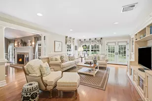 8 Fiddlers Green Dr, Lloyd Harbor, NY 11743 - Photo 13