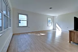 177 Canterbury Dr, Ridge, NY 11961 - Photo 9