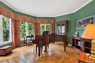 136 Cove Neck Rd, Oyster Bay, NY 11771 - Photo 3