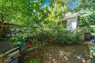 306 Jamaica Avenue, Medford, NY 11763 - Photo 29