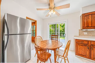306 Jamaica Avenue, Medford, NY 11763 - Photo 9