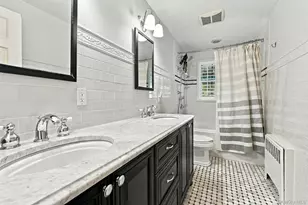 42 Marie Dr, Huntington, NY 11743 - Photo 25