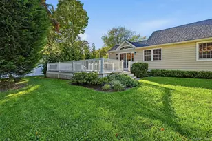 42 Marie Dr, Huntington, NY 11743 - Photo 31