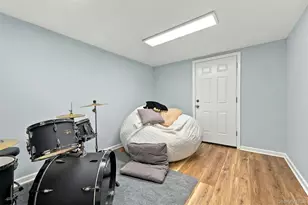 42 Marie Dr, Huntington, NY 11743 - Photo 27