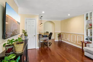 143 Deer Lake Dr, North Babylon, NY 11703 - Photo 17
