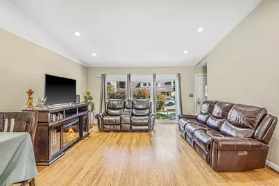 31 Lynwood Drive, Valley Stream, NY 11580 - Photo 7