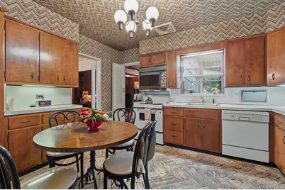 568 Donald Lane, Woodmere, NY 11598 - Photo 7