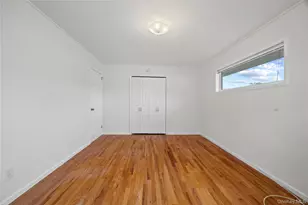 1051 Park Ln N, Franklin Square, NY 11010 - Photo 17