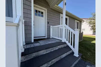 8 Mayflower Court, Brentwood, NY 11717 - Photo 11
