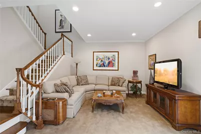 148 Southgate Circle, Massapequa Park, NY 11762 - Photo 15