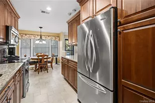 148 Southgate Cir, Massapequa Park, NY 11762 - Photo 11