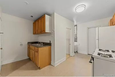 158 Willow Street #4B, Yonkers, NY 10701 - Photo 1