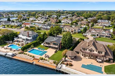 8 Shoal Drive, West Islip, NY 11795 - Photo 7