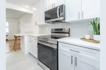 42 Firwood Road #B, Port Washington, NY 11050 - Photo 5