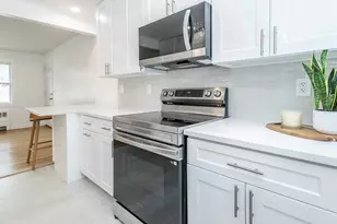 42 Firwood Rd, Port Washington, NY 11050 - Photo 5
