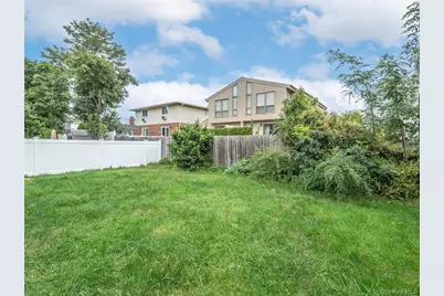 42 Firwood Road #B, Port Washington, NY 11050 - Photo 17