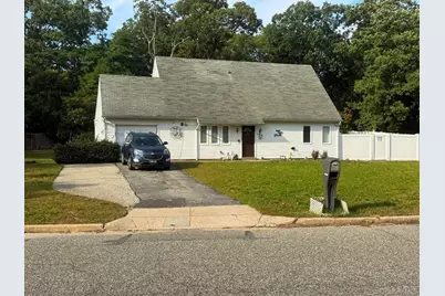 79 Hawkins Path, Coram, NY 11727 - Photo 1
