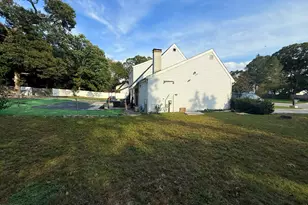 79 Hawkins Path, Coram, NY 11727 - Photo 3