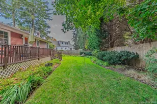 2 Charles Ave, Huntington, NY 11743 - Photo 17