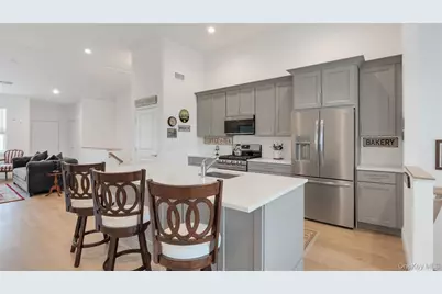 272 Silver Timber Drive, Yaphank, NY 11980 - Photo 11