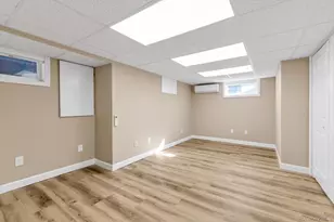 3 Lesley Dr, Syosset, NY 11791 - Photo 31