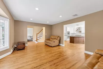 3 Lesley Drive, Syosset, NY 11791 - Photo 3