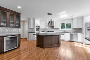 3 Lesley Dr, Syosset, NY 11791 - Photo 11
