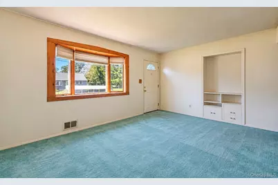 34 Midday Drive, Centereach, NY 11720 - Photo 5