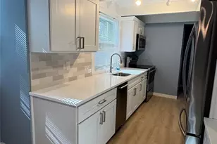 81 University Heights Dr, Stony Brook, NY 11790 - Photo 3