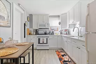 51 Columbia St, Farmingdale, NY 11735 - Photo 9