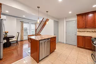 111-35 166th St, Jamaica, NY 11433 - Photo 11