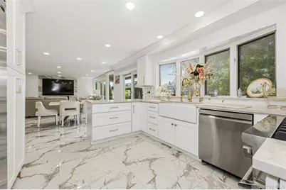 167 Lagoon Drive E, Long Beach, NY 11561 - Photo 17