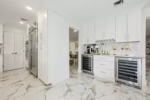 167 Lagoon Dr E, Long Beach, NY 11561 - Photo 15