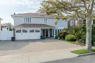 167 Lagoon Dr E, Long Beach, NY 11561 - Photo 47
