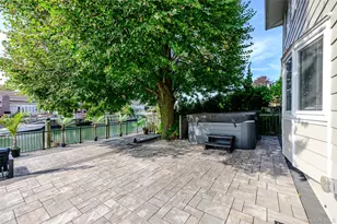 167 Lagoon Dr E, Long Beach, NY 11561 - Photo 35