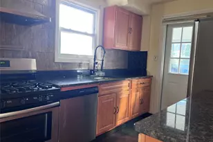 130-18 228th St, Springfield Gardens, NY 11413 - Photo 9