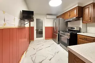 104 Waring Pl, Yonkers, NY 10703 - Photo 5