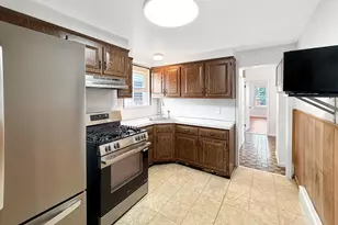 104 Waring Pl, Yonkers, NY 10703 - Photo 3