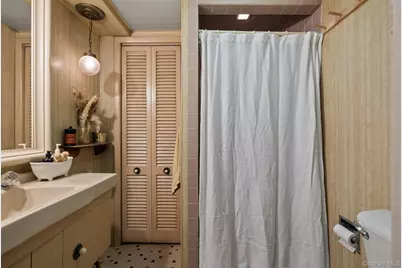 125 Carroll Avenue, Ronkonkoma, NY 11779 - Photo 19