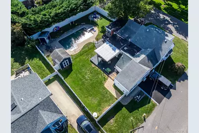 125 Carroll Avenue, Ronkonkoma, NY 11779 - Photo 35
