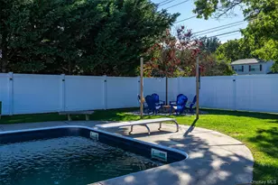 125 Carroll Ave, Ronkonkoma, NY 11779 - Photo 31